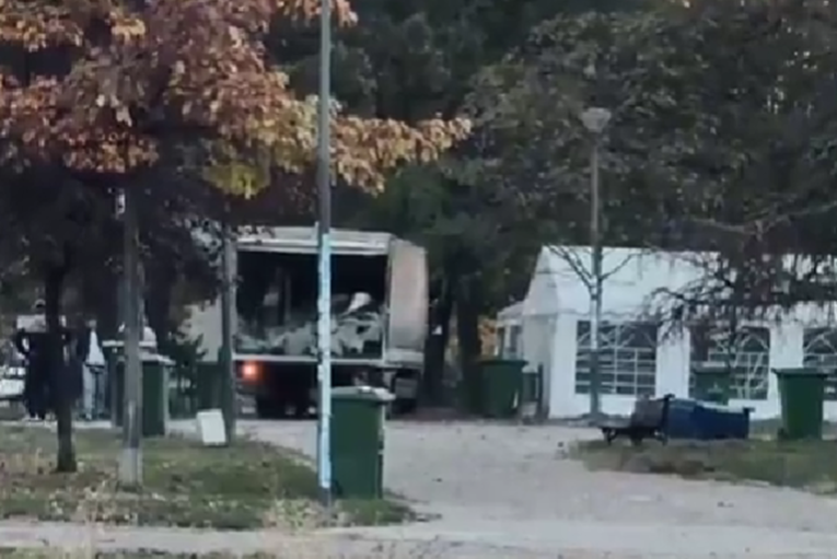 VIDEO Postavljaju se šatori u Ćacilendu