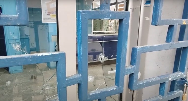 Na poštu na sjeveru Kosova bačene dvije ručne granate, jedna eksplodirala