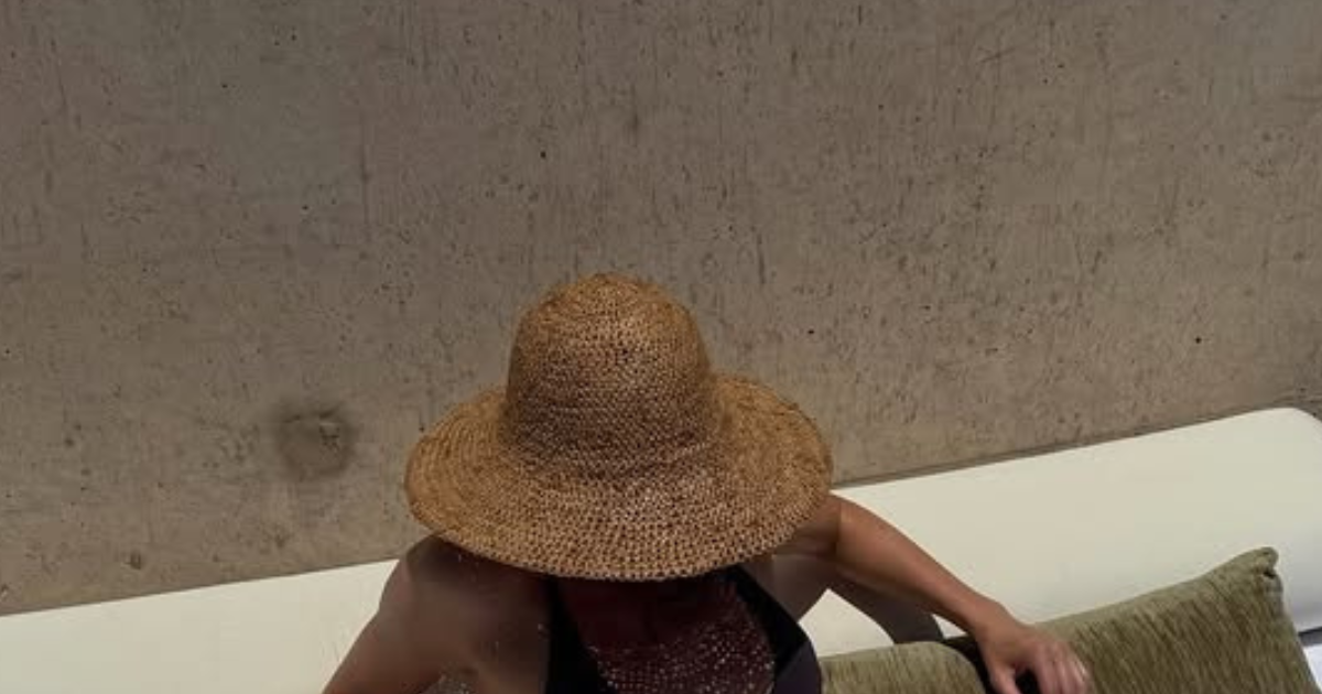 Kendall Jenner (29) oduševila fanove fotkama u bikiniju s odmora u pustinji