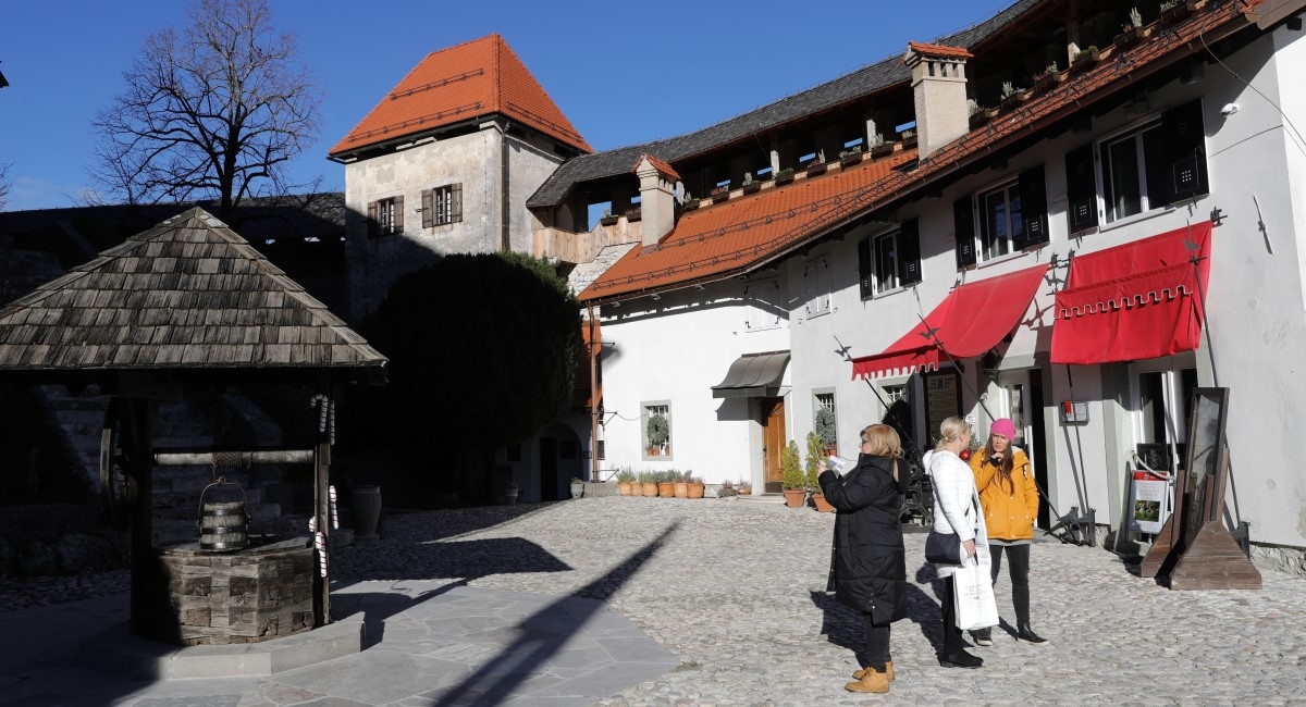 Slovenija ima velik broj zaraženih, tvrtkama zbog izolacija prijeti nestašica radnika