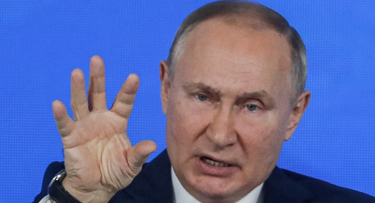 Putin: Oduprijet ćemo se zapadnim sankcijama i provokacijama