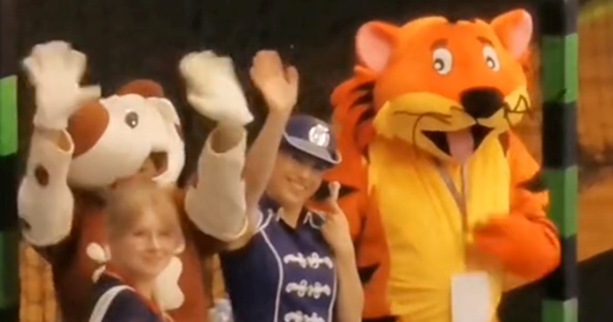Bivši šef zagrebačkih mažoretkinja došao na prvenstvo. "Obukao se u maskotu tigra"