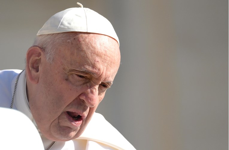 Papa ide na hitnu operaciju. Vatikan objavio nove informacije