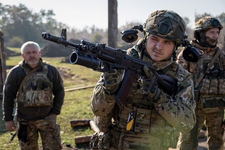 Ukrajinski branitelji o budućnosti Donbasa: "Zar da sada predamo svoj dom agresoru?"
