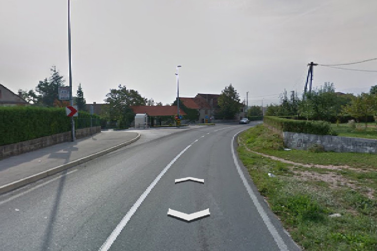 Teška prometna nesreća kod Sinja, šestero ozlijeđenih. Prevoze ih u Split
