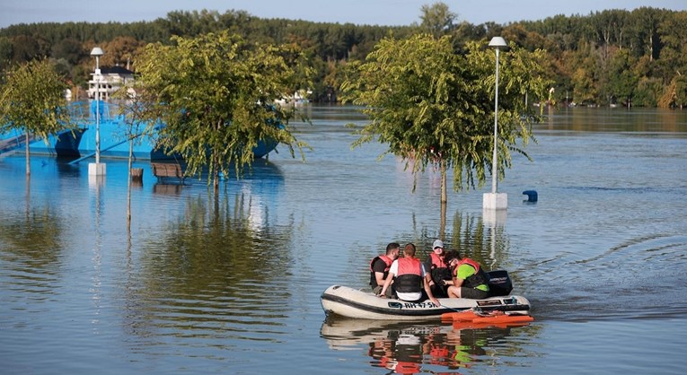 Vodeni val ide prema Aljmašu. Situacija puno bolja nego što se predviđalo