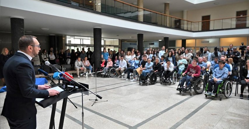 Zagreb dodijelio 120 stipendija učenicima i studentima s invaliditetom