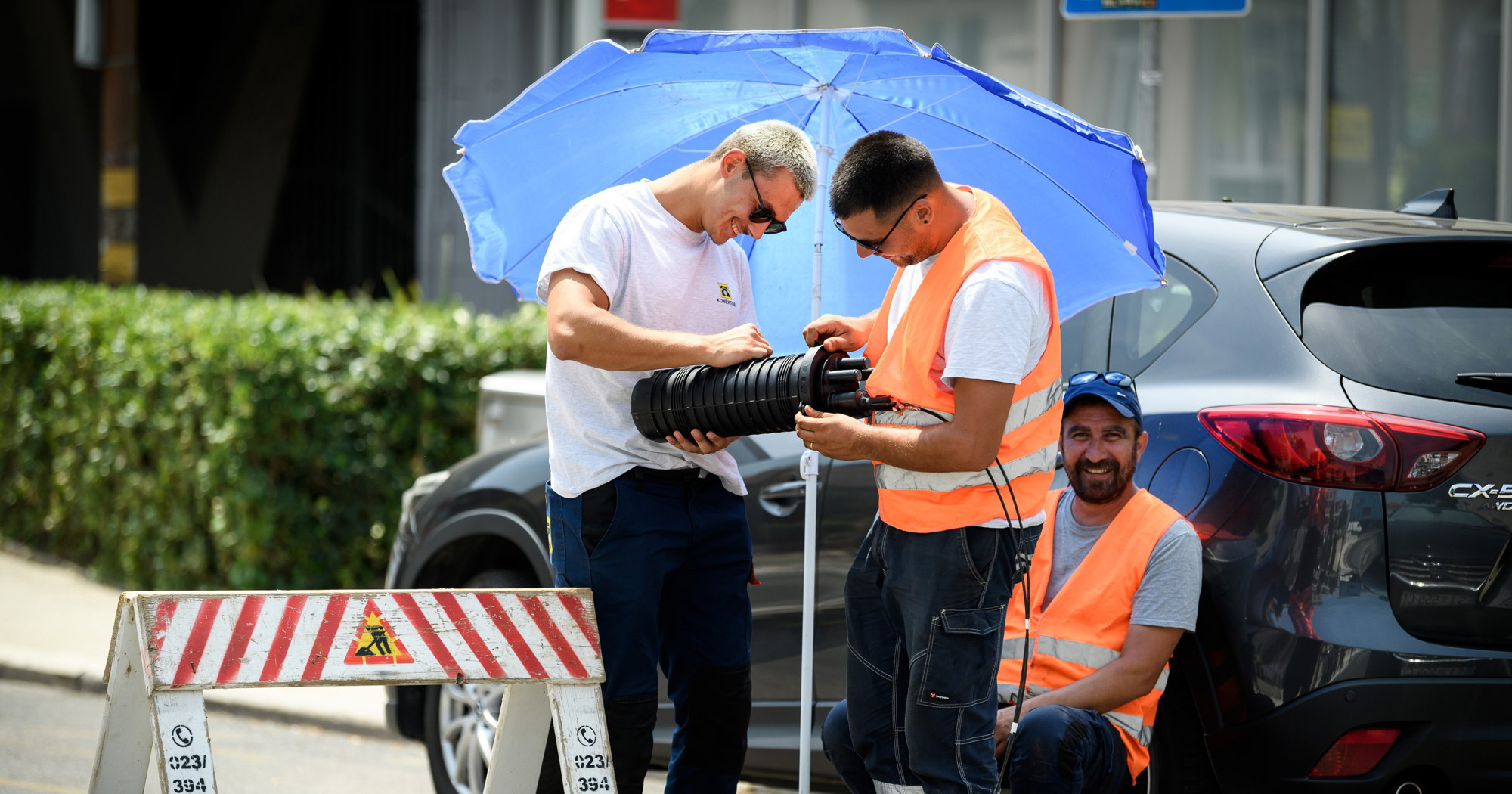 Radnici u Šibeniku od sunca se pokušali zaštititi suncobranom