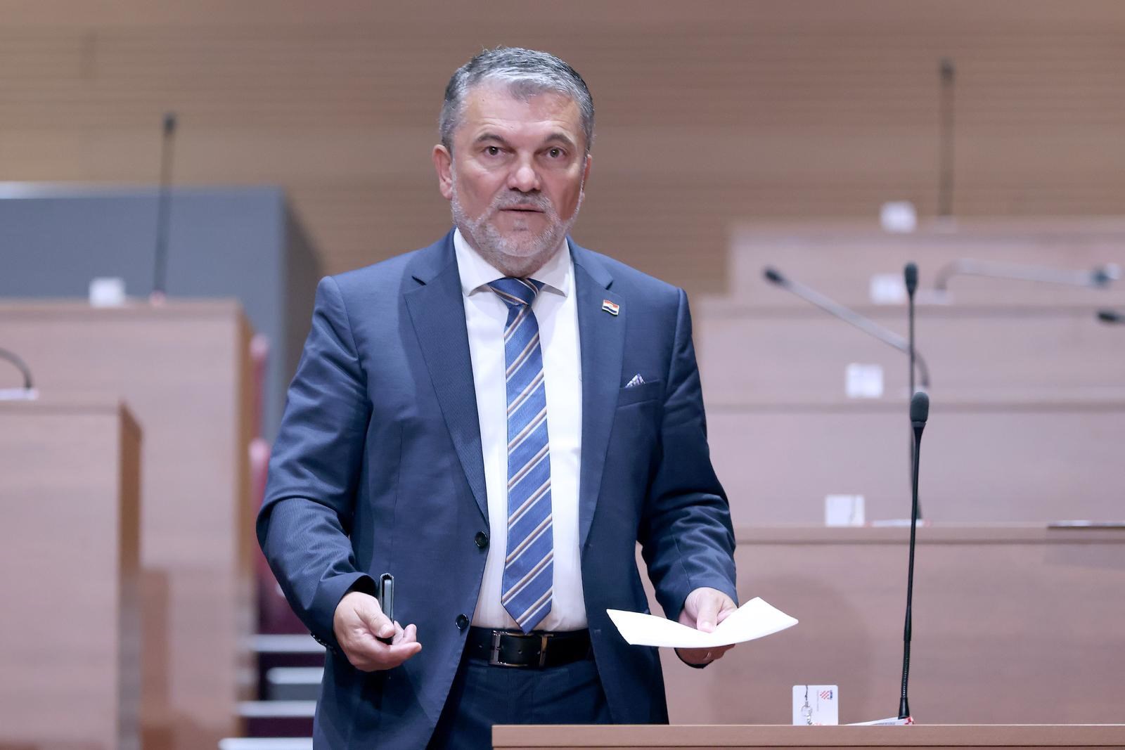 Piletić se vraća u sabor, a njegova zamjena odlazi