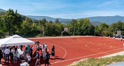 U Švici, selu s 316 stanovnika, otvoreno sportsko igralište