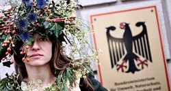 Aktivisti u Montrealu obučeni u ptice i drveće prosvjedovali za prirodu na COP15