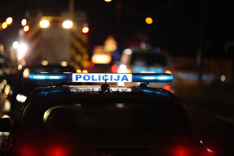 Belgijanac uhićen jer je kod Zadra hodao gol. Pokušao je pobjeći i napao policajca