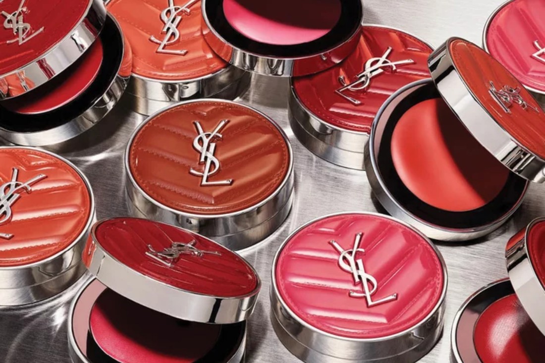 Novo YSL rumenilo izgleda kao desert za obraze. Dua Lipa ga već nosi