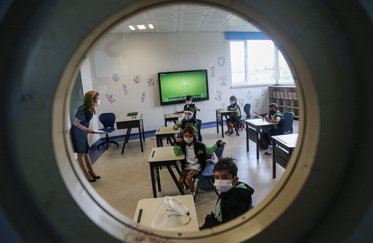 Međunarodne organizacije pozivaju da škole u pandemiji ostanu otvorene