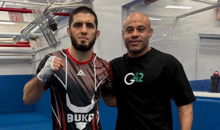 Slavni MMA menadžer najavio spektakl. UFC sprema superborbu neporaženih zvijezdi?