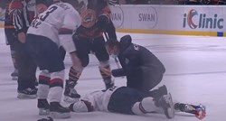 VIDEO Hokejaš nakon tučnjave od tri sekunde ostao nepomično ležati na ledu
