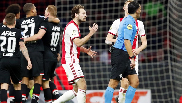 AZ Alkmaar srušio Ajax u Amsterdamu, drama u borbi za titulu prvaka