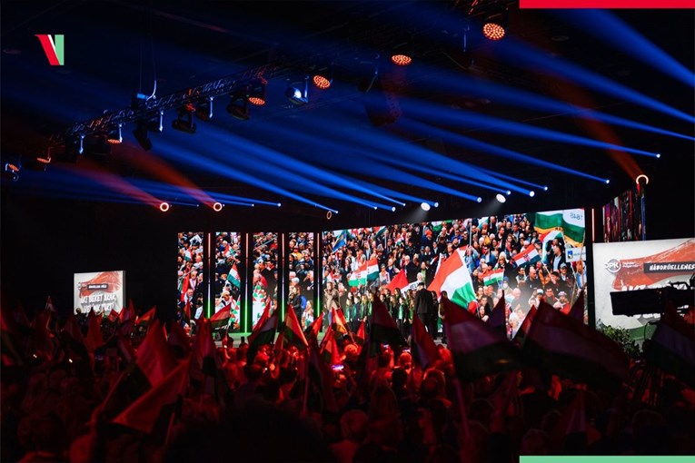 Orban organizirao prvi "antiratni" skup uoči izbora 2026. Glavni protivnik uzvratio