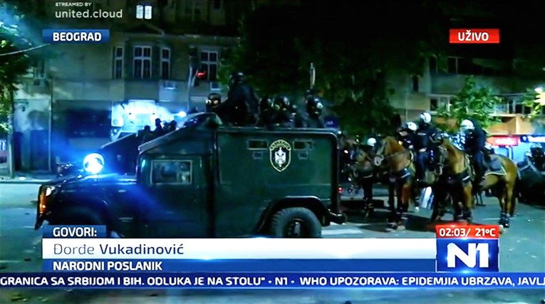 Rat u Beogradu: Policija nakon više sati preuzela kontrolu, mlatili sve redom