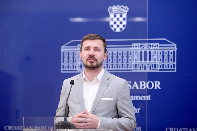 Nađi: Umjesto da smanji cijenu goriva na 11kn, Plenković je povećao prihode proračuna