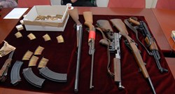 U Gospiću 2 građanina dragovoljno predala ilegalno oružje - TNT, pušku, bombe...