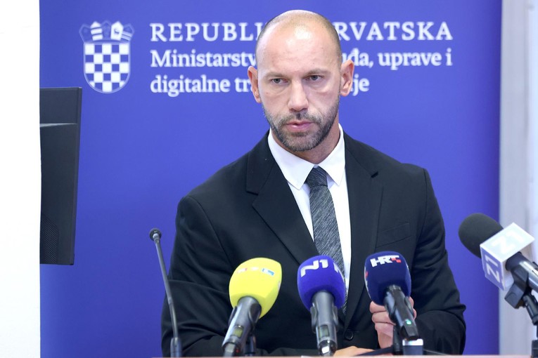 Habijan komentirao curenje imena 560.000 učenika i nastavnika