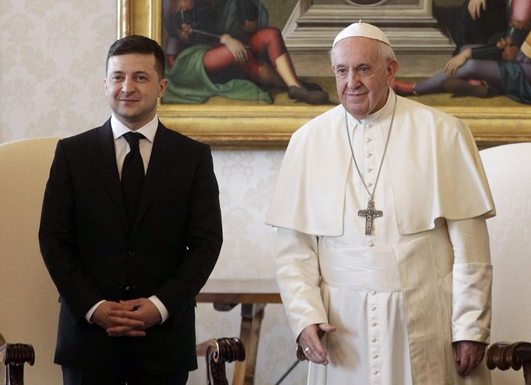 Zelenski dolazi na Papin sprovod