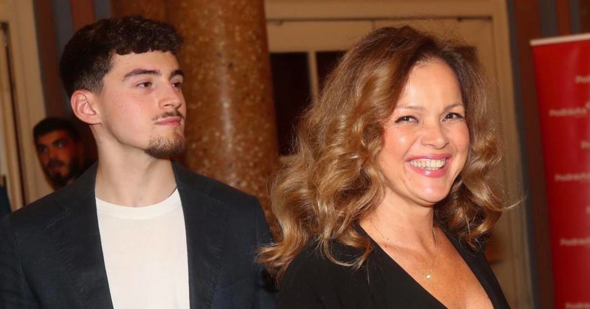 Sandra Bagarić pojavila se sa sinom Lovrom (21) na operi u splitskom HNK