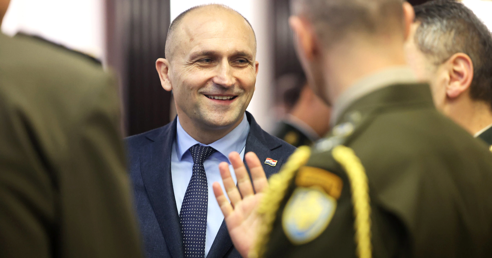 MORH napao Milanovića: Iznošenjem podataka o vojsci otkriva klasificirane informacije