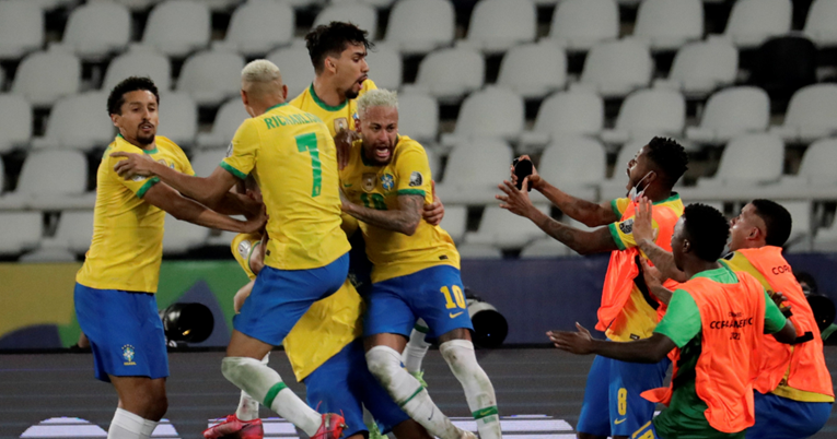 Brazil u kontroverznoj utakmici Cope gubio do 78. pa se spasio u 10. minuti nadoknade