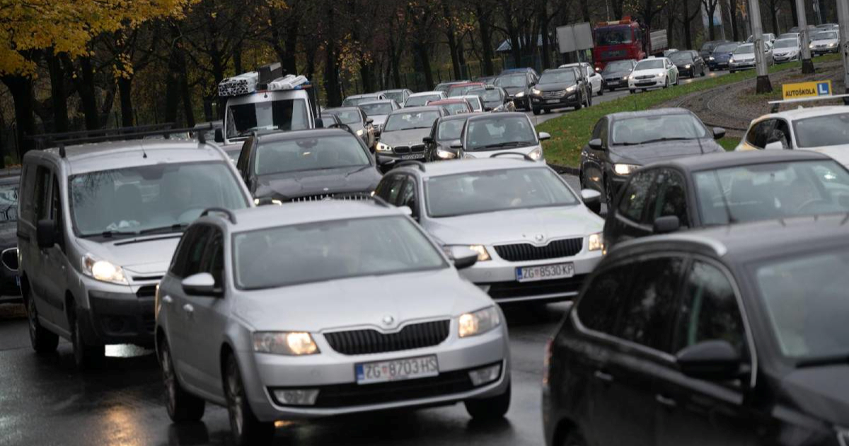HAK: Gužva na zagrebačkoj obilaznici, magla i skliski kolnici