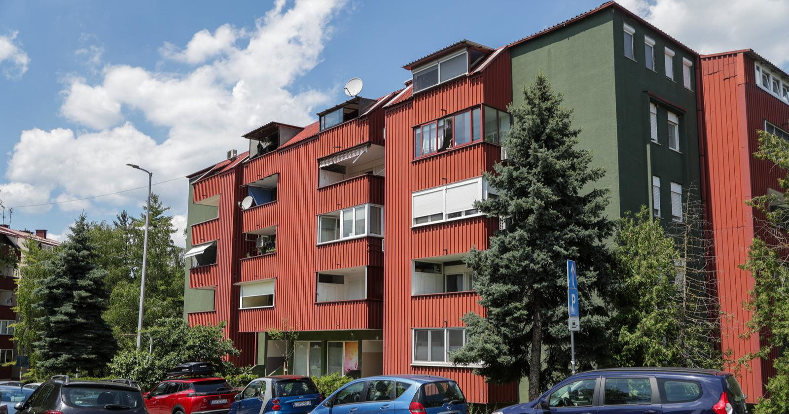U Zagrebu zatočio ženu na balkonu, specijalci izbili vrata stana. Prijavljen je