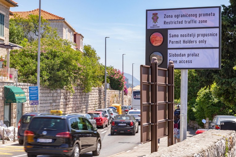 Pobuna rent-a-carova u Dubrovniku: Dobili 40 milijuna eura kazni za prekršaje turista