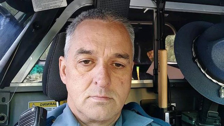 Policajac iz SAD koji se odbio cijepiti i rekao da ga poljube u gu*icu umro od korone