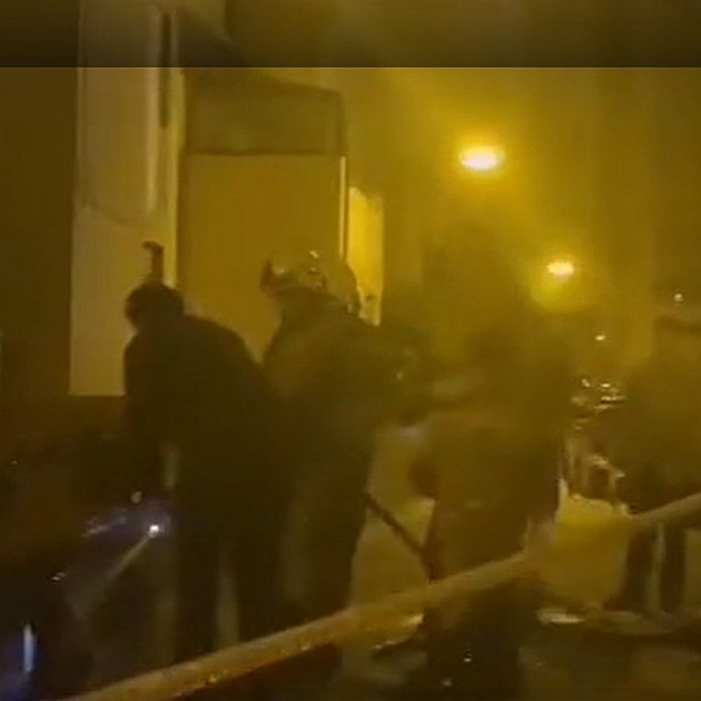 U Splitu izgorjela tri motora, vatra oštetila staklo na stanu u blizini