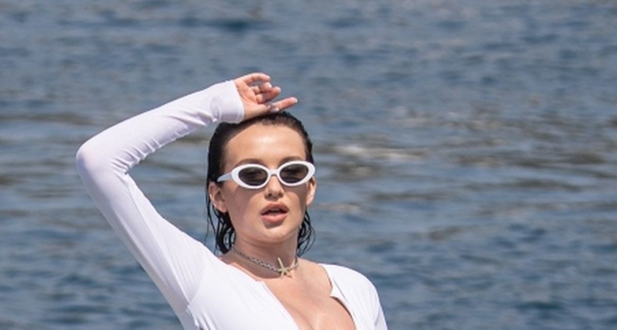 Američka manekenka snimljena u Dubrovniku, spremno pozirala fotografima na plaži