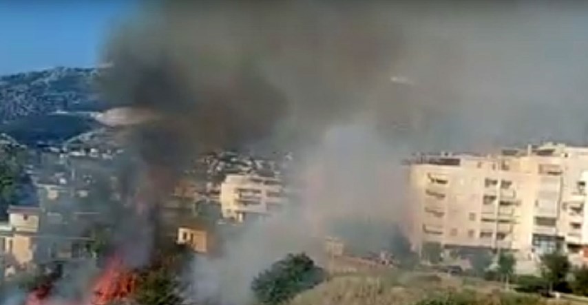 VIDEO Požar kod splitskog šoping centra, gori blizu zgrada