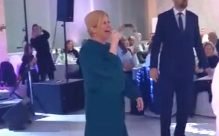VIDEO Kolinda Uskokovom optuženiku Bandiću pjeva rođendansku pjesmicu