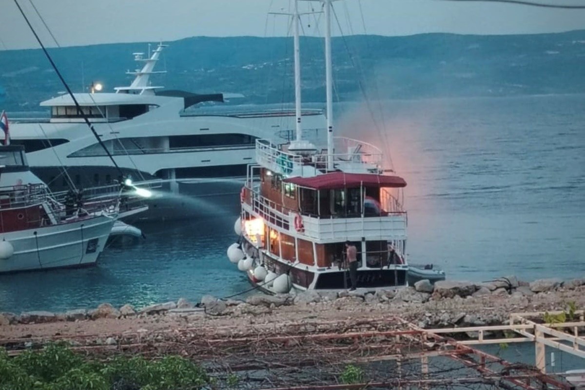 Ugašen požar u Bajnicama