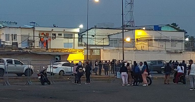 Krvavi sukob bandi u zatvoru u Ekvadoru. Zatvorenici uzeli čuvare za taoce, 14 mrtvih
