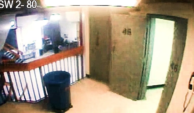 Objavljene obrađena i "izvorna" snimka kao dokaz da se Epstein ubio. Obje su obrađene