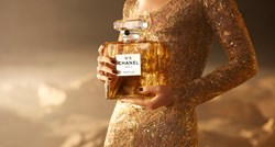 Chanel ima No. 5 parfem u bočici od 900 ml. Košta 6405 eura