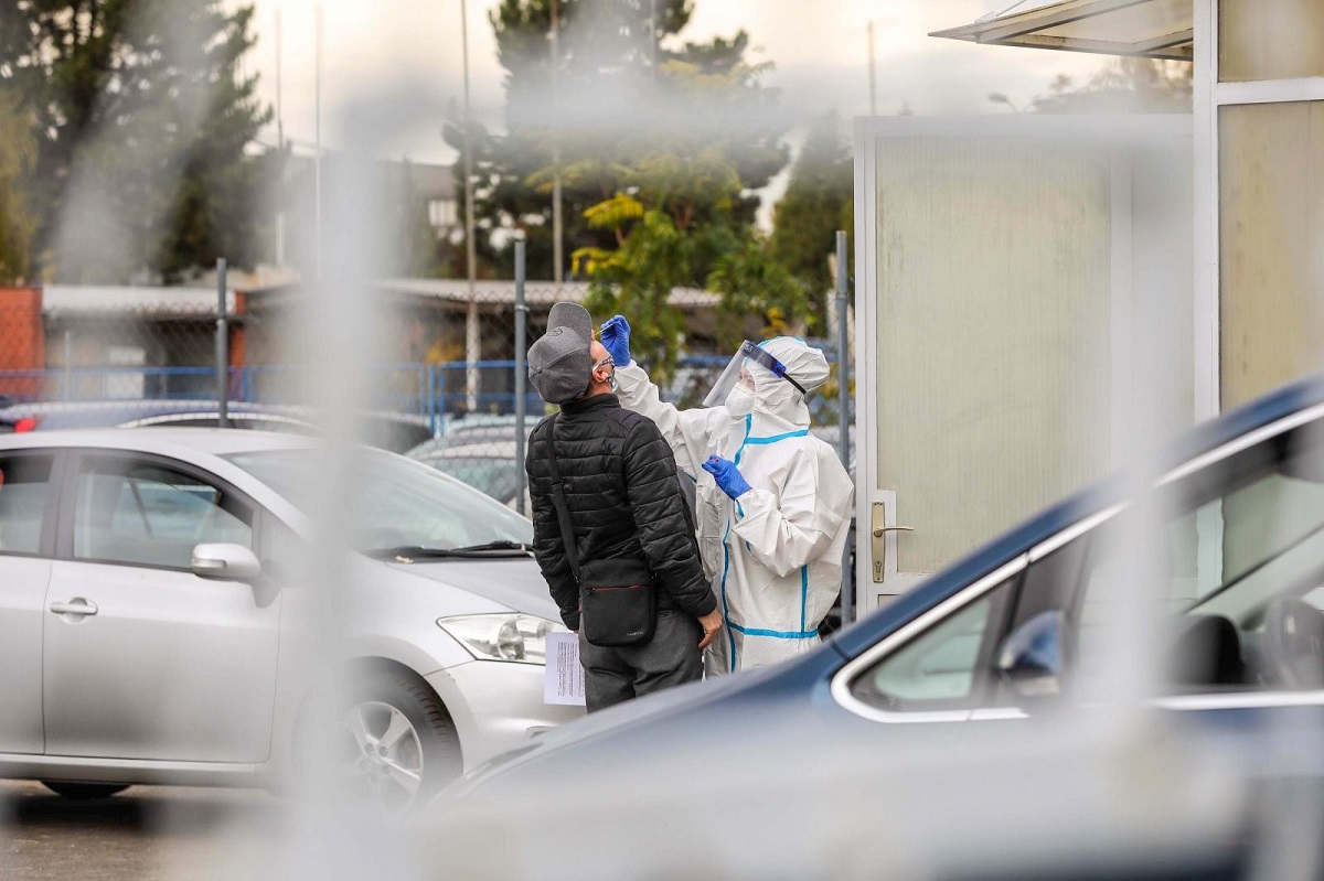U Zagrebu danas 555 novih slučajeva, korona u sedam domova za starije