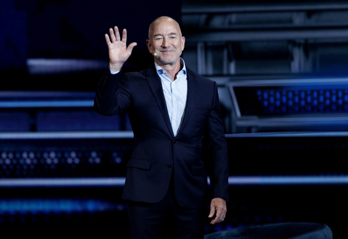 Bezos: Umjetna inteligencija stvorit će više poslova, a ne zamijeniti ljude