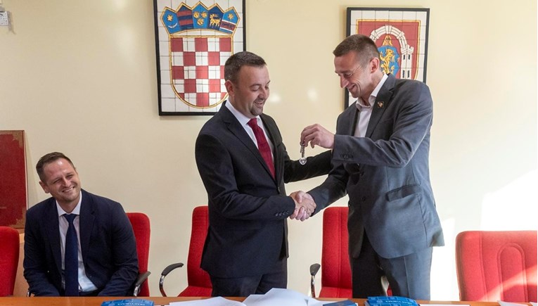 Penava predao vlast Pavličeku