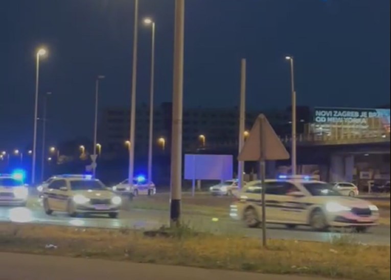VIDEO Konvoj policijskih auta s upaljenim rotirkama prošao po rotoru u Novom Zagrebu