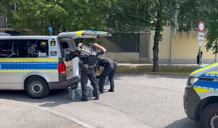 U školi u Njemačkoj 16-godišnjak izbo učenice. Uhićen je