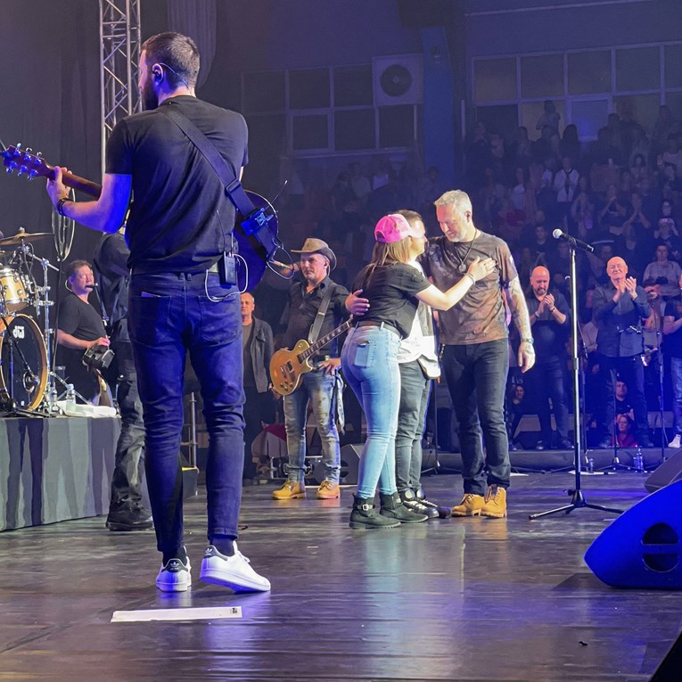 Filip zaprosio Mateu na Thompsonovom koncertu: "Prošao sam 1350 km"