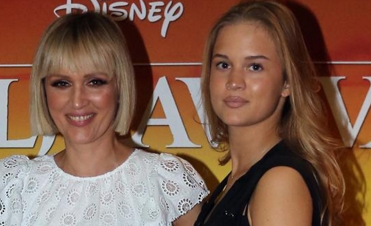 Vanna na premijeri "Kralja lavova" pokazala prekrasnu 18-godišnju kćer