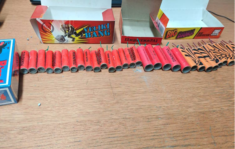 Kod maloljetnika u Zagrebu pronađene nedozvoljene petarde. Prijavljeni roditelji